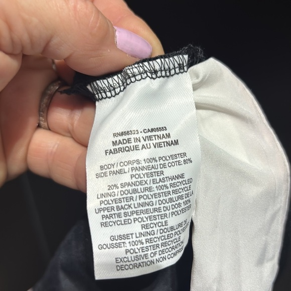 Nike Dri-Fit Running shorts,panty lined,elastic drawstring waist,mesh side panel - Picture 8 of 9